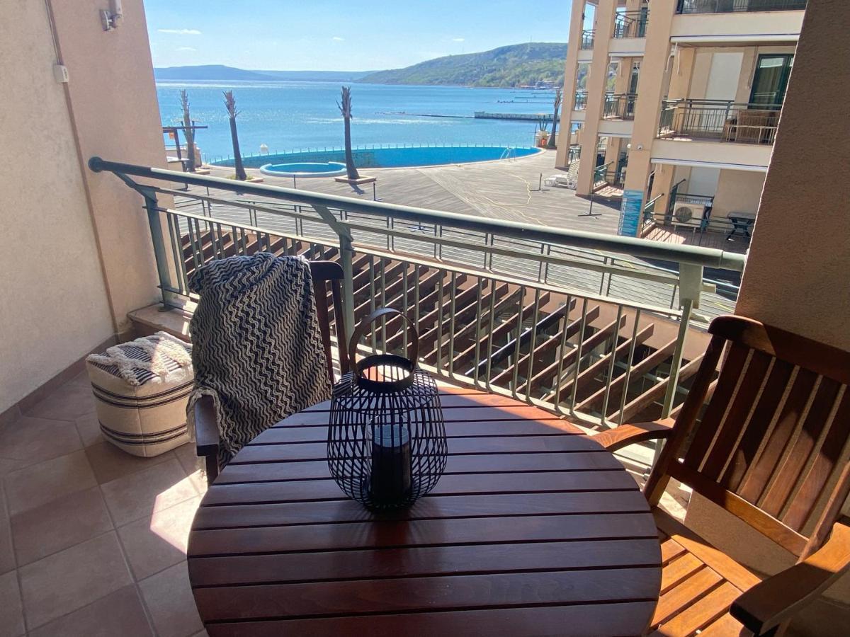 Port Balchik Apartment Bagian luar foto
