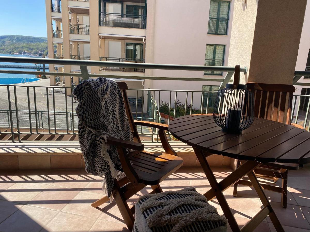 Port Balchik Apartment Bagian luar foto