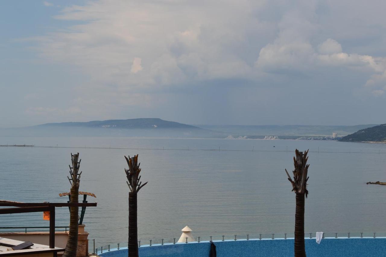 Port Balchik Apartment Bagian luar foto