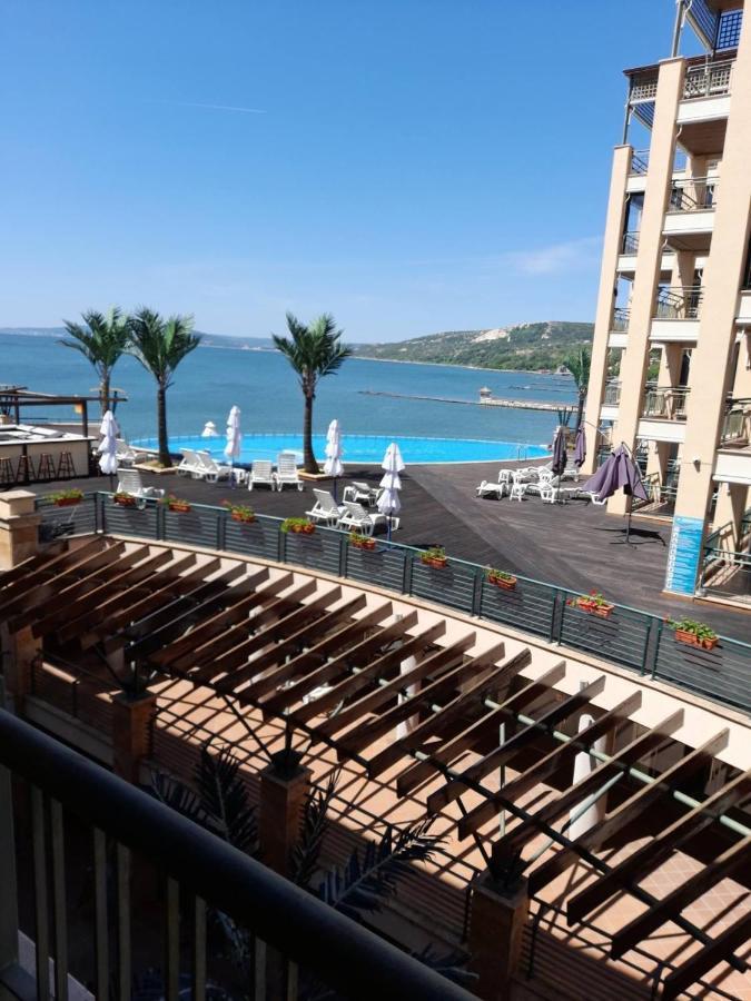 Port Balchik Apartment Bagian luar foto